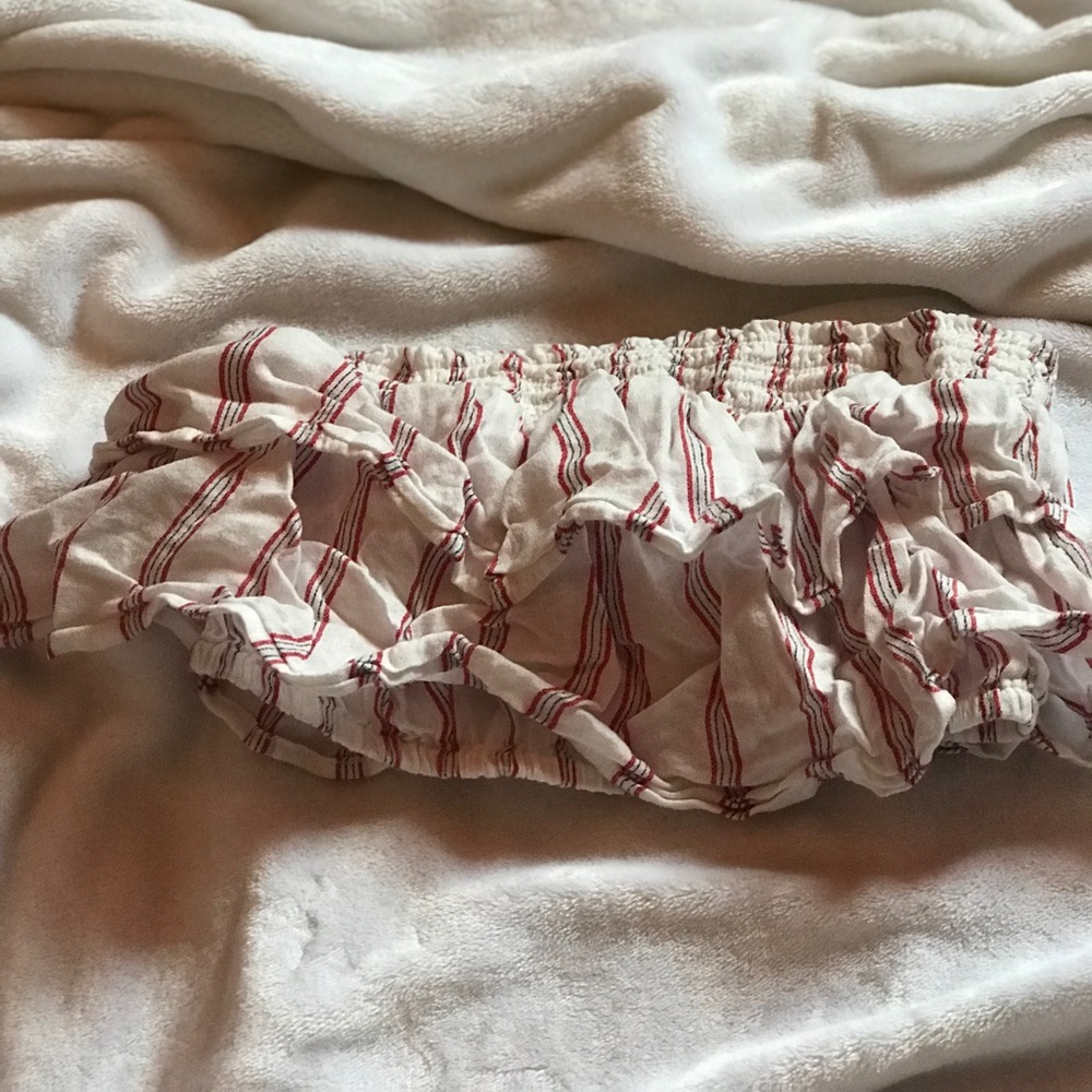 A white and red stripped bandeau
